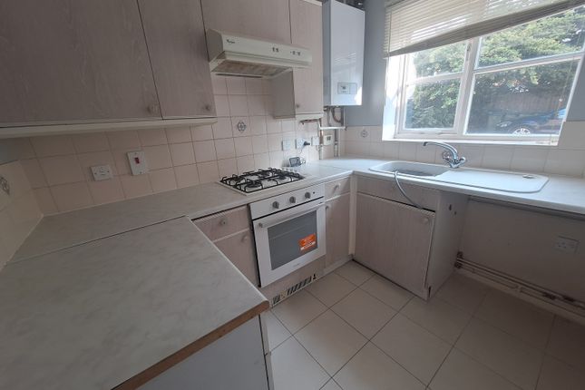 41, Tom Paine Close, Leicester photo 3