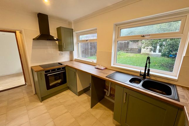 Carnation Road, Southampton photo 3