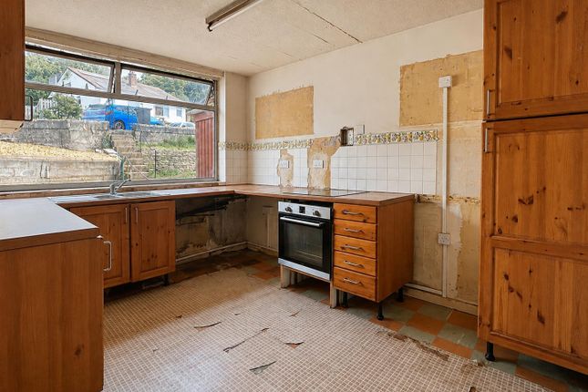 42, Clifford Gardens, Shirehampton photo 3