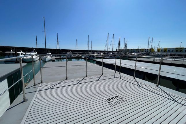 Waterlodge 1 Max Brighton Marina Village, Brighton photo 3