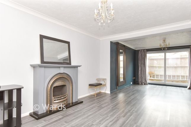 12, Olivine Close, Chatham photo 3