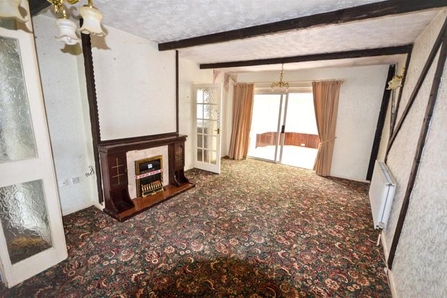 14, Fernhurst Close, Stone photo 2