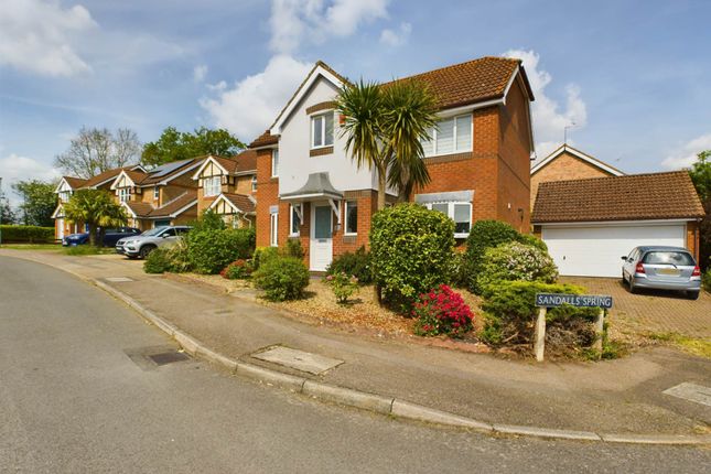 Detached house for sale in Knights Orchard, Hemel Hempstead