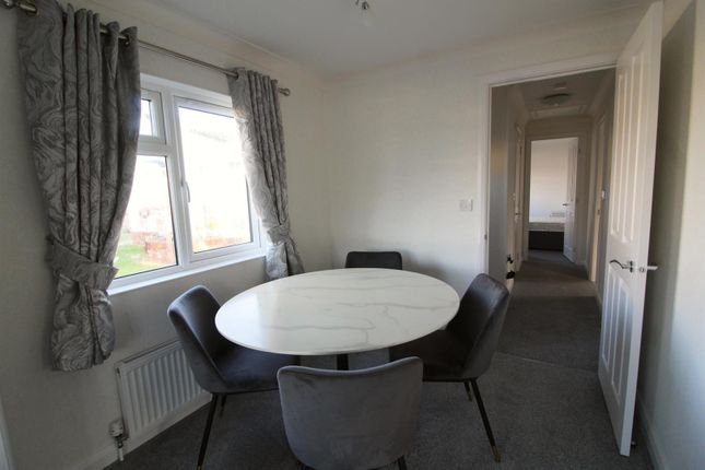 22, Arkley Park, Barnet photo 4