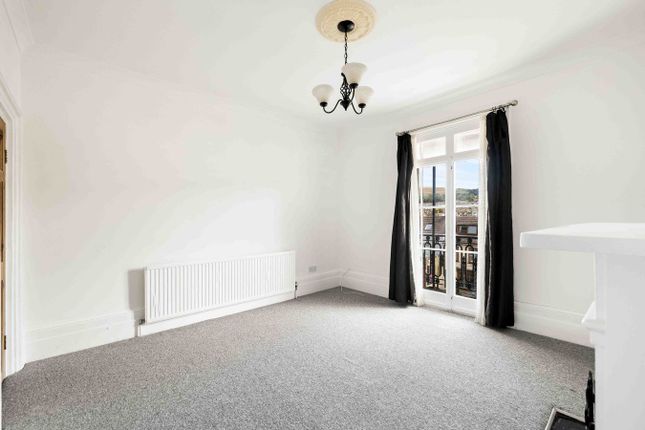 Flat 2, 271, London Road, Dover photo 3