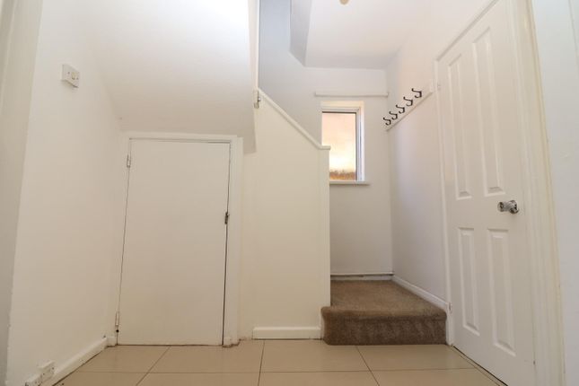98, Littlefield Road, Luton photo 4