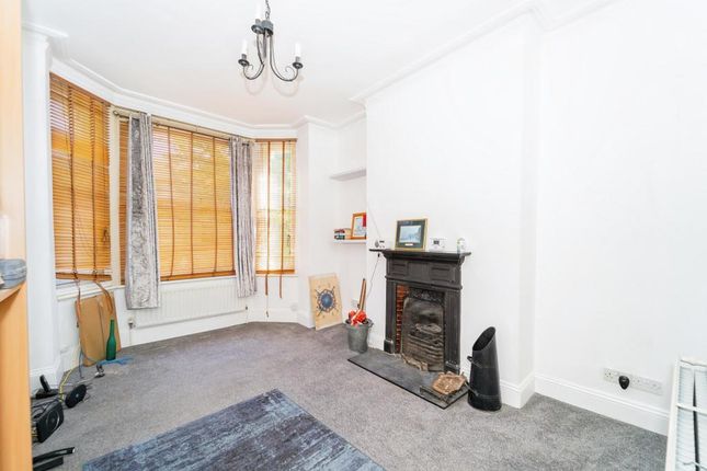 Flat 3, 22 York Road, York Road, London photo 3