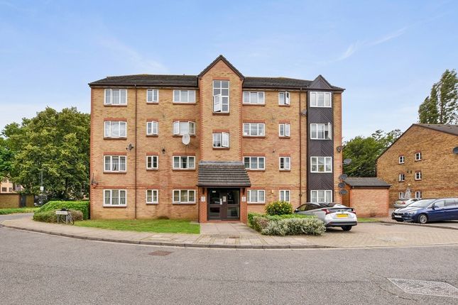 Flat for sale in Cygnet Close, London