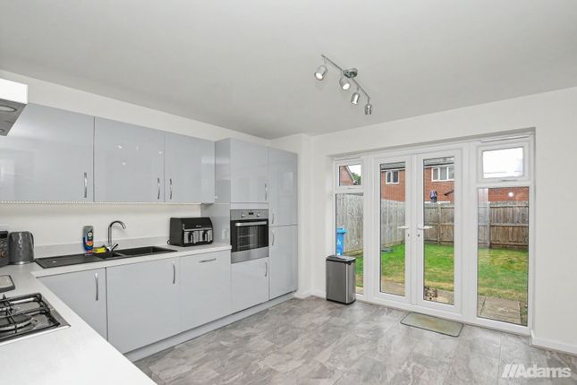 22, Hardwick Grove, Runcorn photo 2