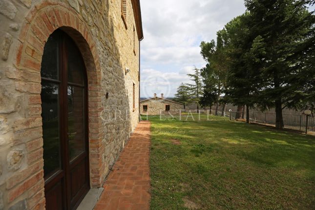 Villa for sale in San Casciano Dei Bagni, Siena, Tuscany