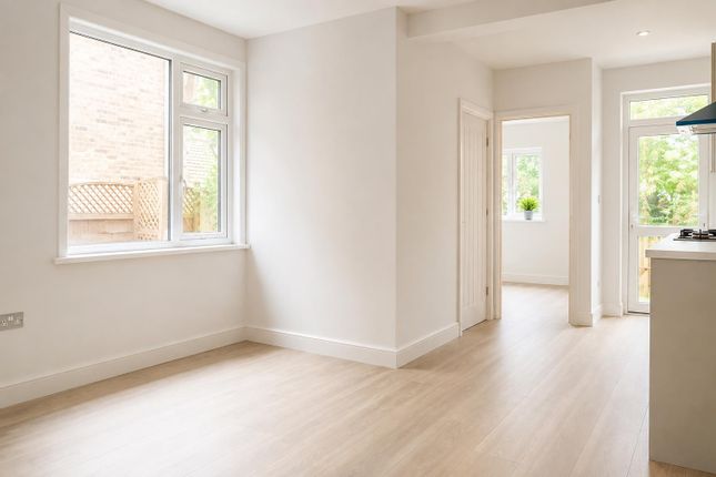 6, Gainsborough Road, Woodford Green photo 5