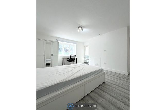 St Columba Court, Cruikshank Road, London photo 2