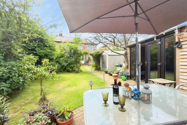 33, Pinetree Gardens, Whitley Bay photo 2