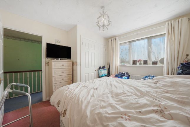 9, Dahlia Close, Waltham Cross photo 5
