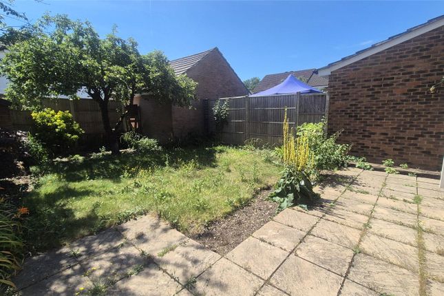 15, Gaskell Close, Alton photo 5