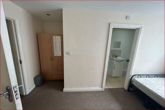 Room to rent in Albany Road, Earlsdon, Coventry