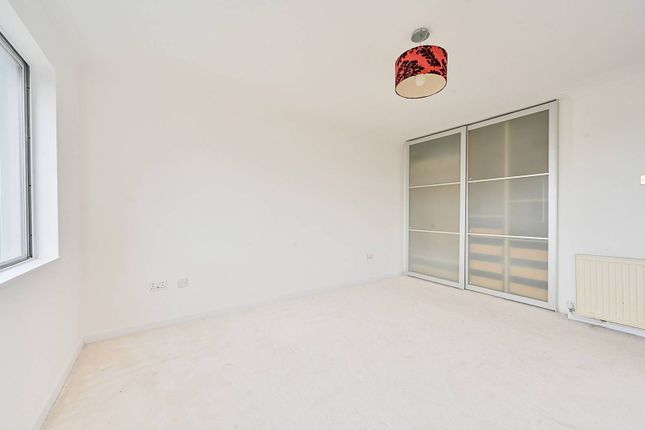 Flat for sale in Minster Court, Ealing, London