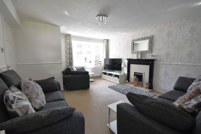 4, Cartersmead Close, Surrey photo 2