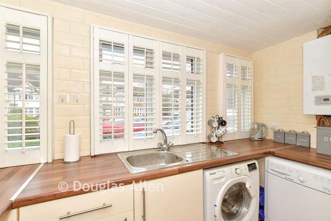 16, Westmoreland Avenue, Hornchurch photo 2