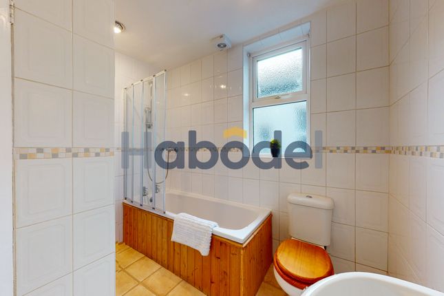 22 Warbreck Drive, Bispham, Blackpool photo 2