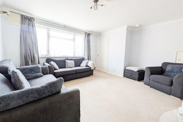 32, Streatfield Road, Uckfield photo 3