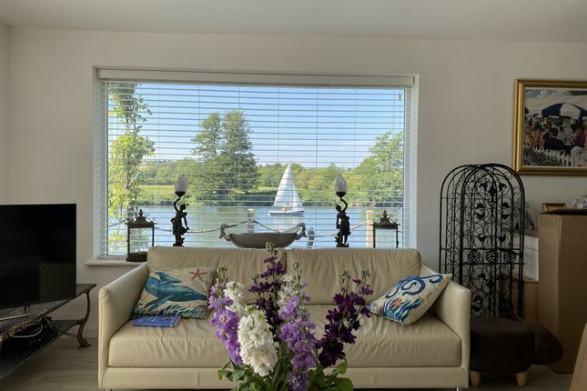 32 Temple Mill Island, Marlow photo 3