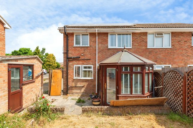71, Shifford Crescent, Berkshire photo 4
