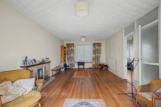 9 Vicary Way, Maidstone photo 3