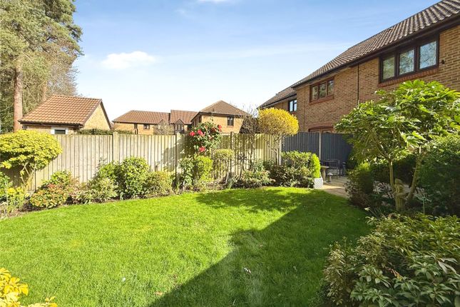 5, Wentworth Close, Berkshire photo 2