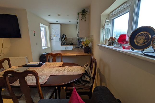 Flat 2, 39, Risborough Lane, Folkestone photo 4