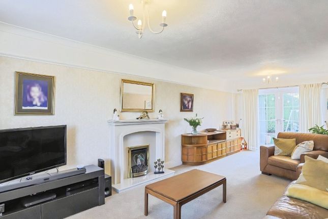 38, Wrenthorpe Lane, Wakefield photo 4