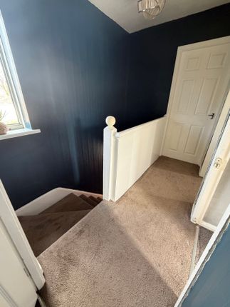 28, Woodley Avenue, Manchester photo 5
