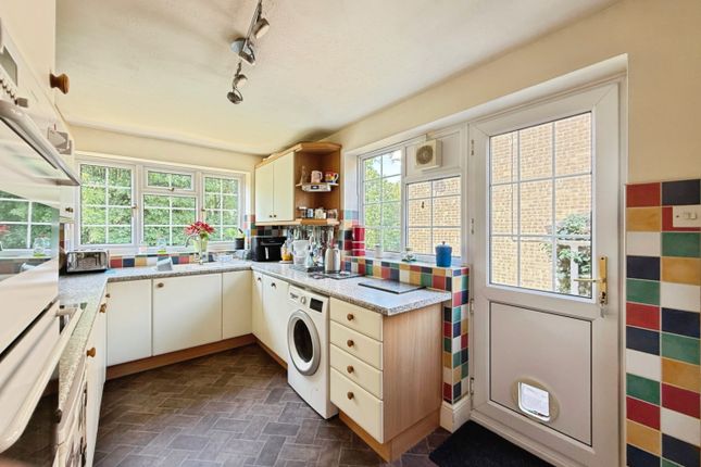 1 Claires Close, Bourne Lane, Stroud photo 5