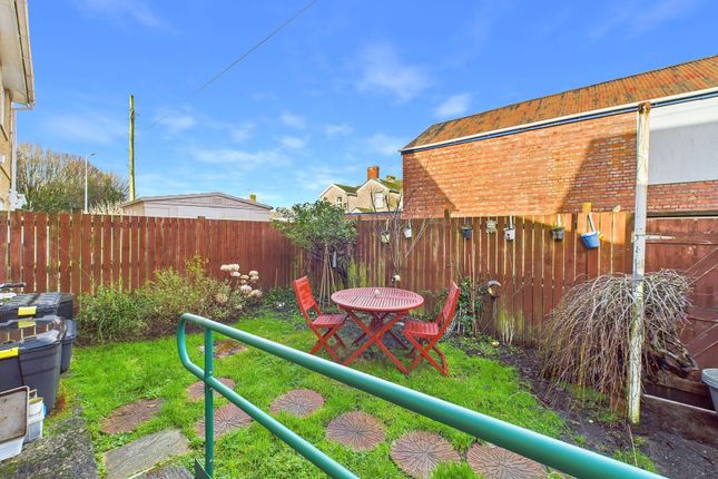 46 Greenway Street, Llanelli photo 4
