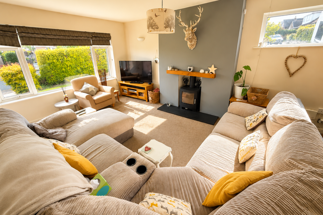 12 Hawthorn Avenue, Lancaster photo 4