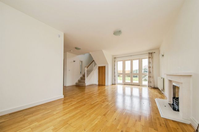 4, Barrow Mews, COLCHESTER photo 3