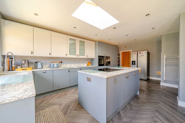 14, Linersh Wood Close, Bramley, Guildford, Surrey, GU5 photo 4