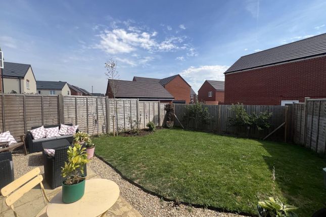 21, Whatling Way, Dursley photo 2