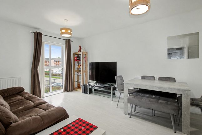 8, Bedford Court, Farnborough photo 2