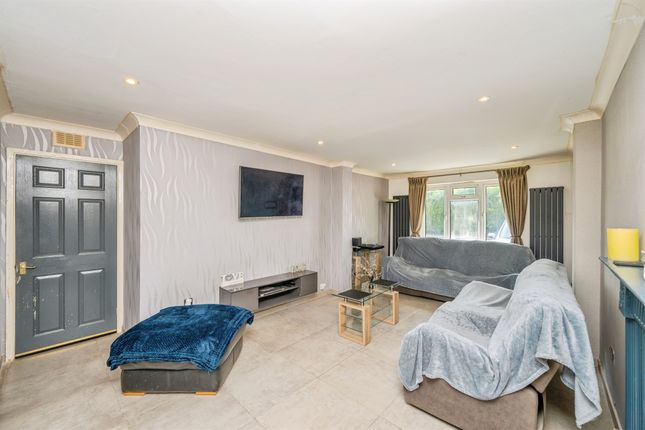 4, Leslie Close, Derby photo 3