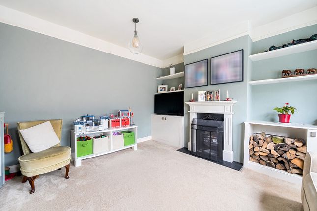 33, Kings Road, Surrey photo 4