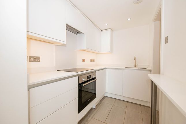 1 Folly Hill, Farnham photo 4