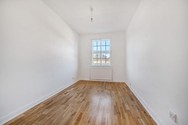 End terrace house for sale in Lorian Close, London