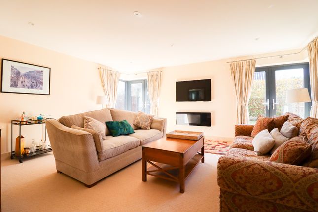 2, Baldwin Close, Fakenham photo 3
