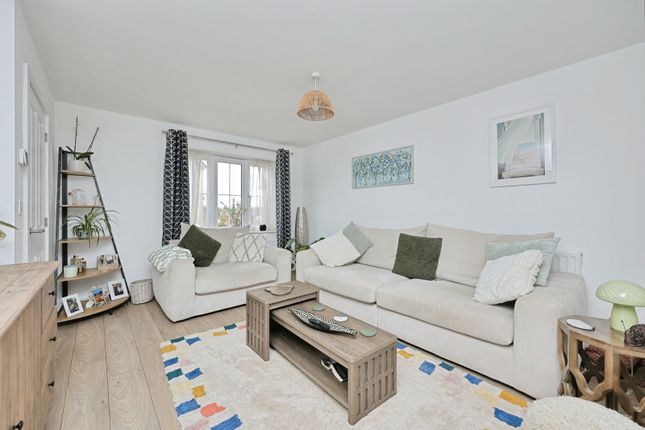 56, Turner Crescent, Norwich photo 2