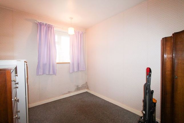 Flat for sale in Hillside Road, Southall