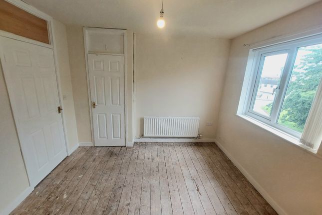 28, elstree square, carley hill photo 5