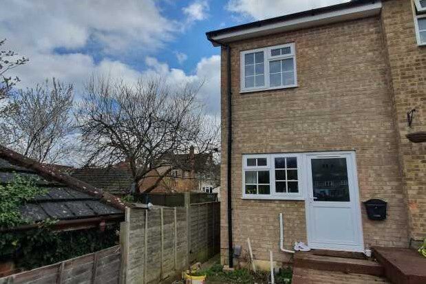 Property to rent in Sandalwood, Guildford