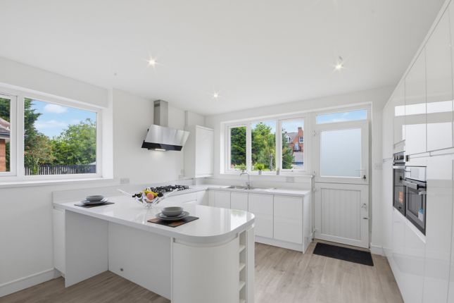 28, Auckland Road, Doncaster photo 4