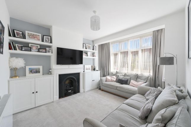 36, Stoneleigh Avenue, Worcester Park photo 3